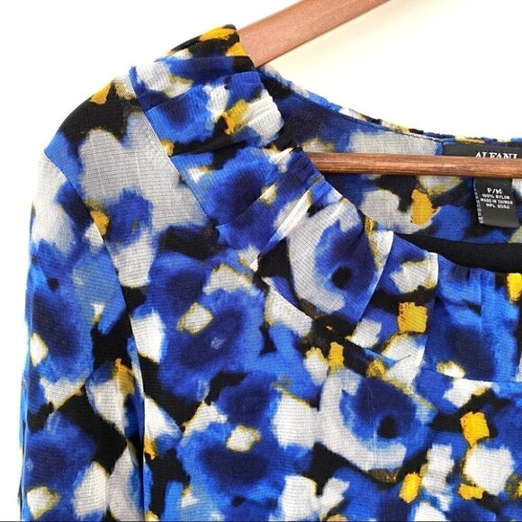 Alfani stretch ruched top with crew neck and  3/4 length sleeves, petite size - Picture 4 of 10